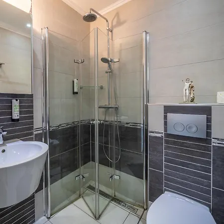 Zum Halbmond Hotel 3*