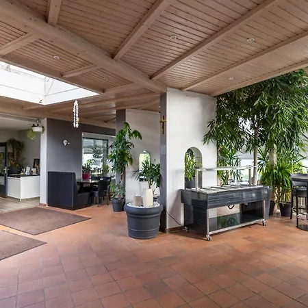 Zum Halbmond Hotel 3*