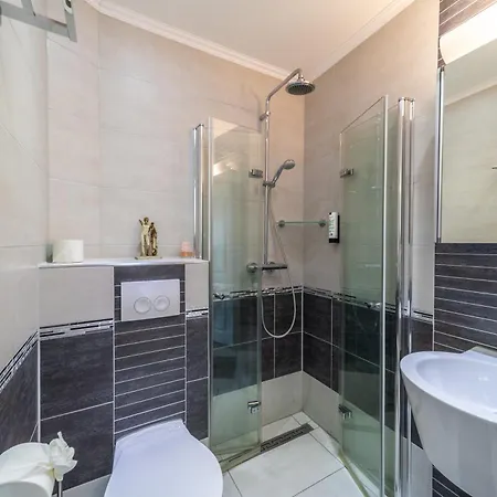 Zum Halbmond Hotel 3*