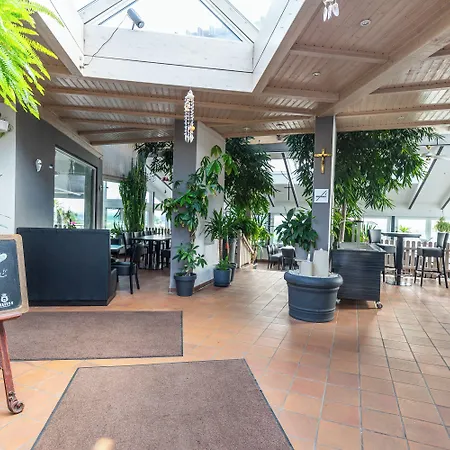 ホテル Zum Halbmond ラウェンブルク