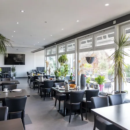 Zum Halbmond ラウェンブルク