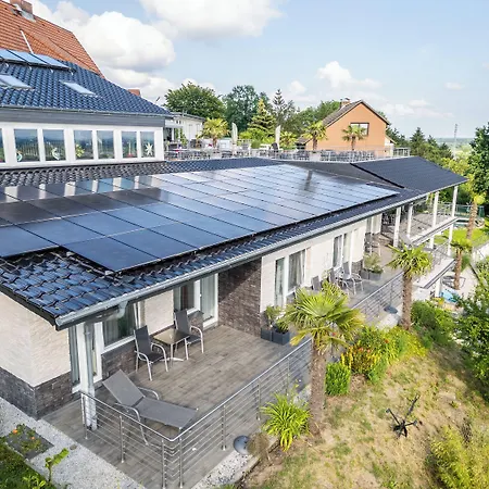 Zum Halbmond Hotel