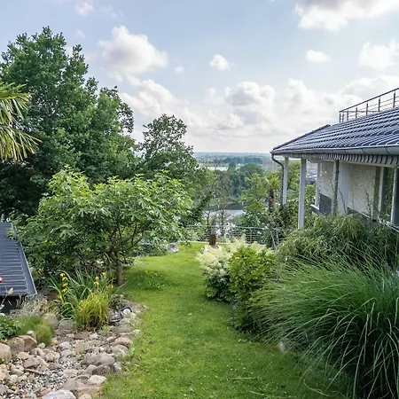 Hotel Zum Halbmond 3*