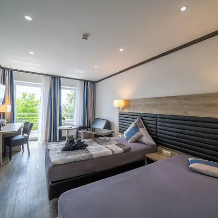 Zum Halbmond Hotel 3*